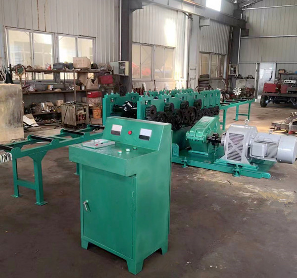 公路護欄板修複(fù)機